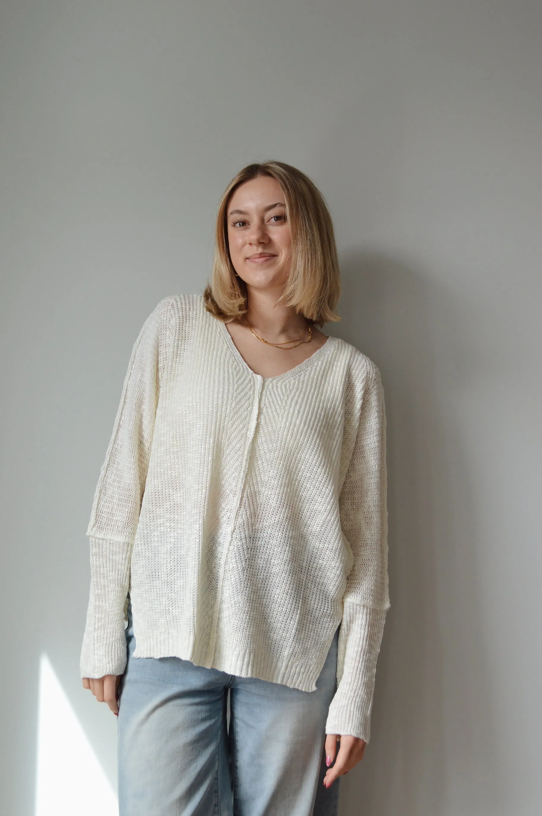 BREEZY KNIT TOP
