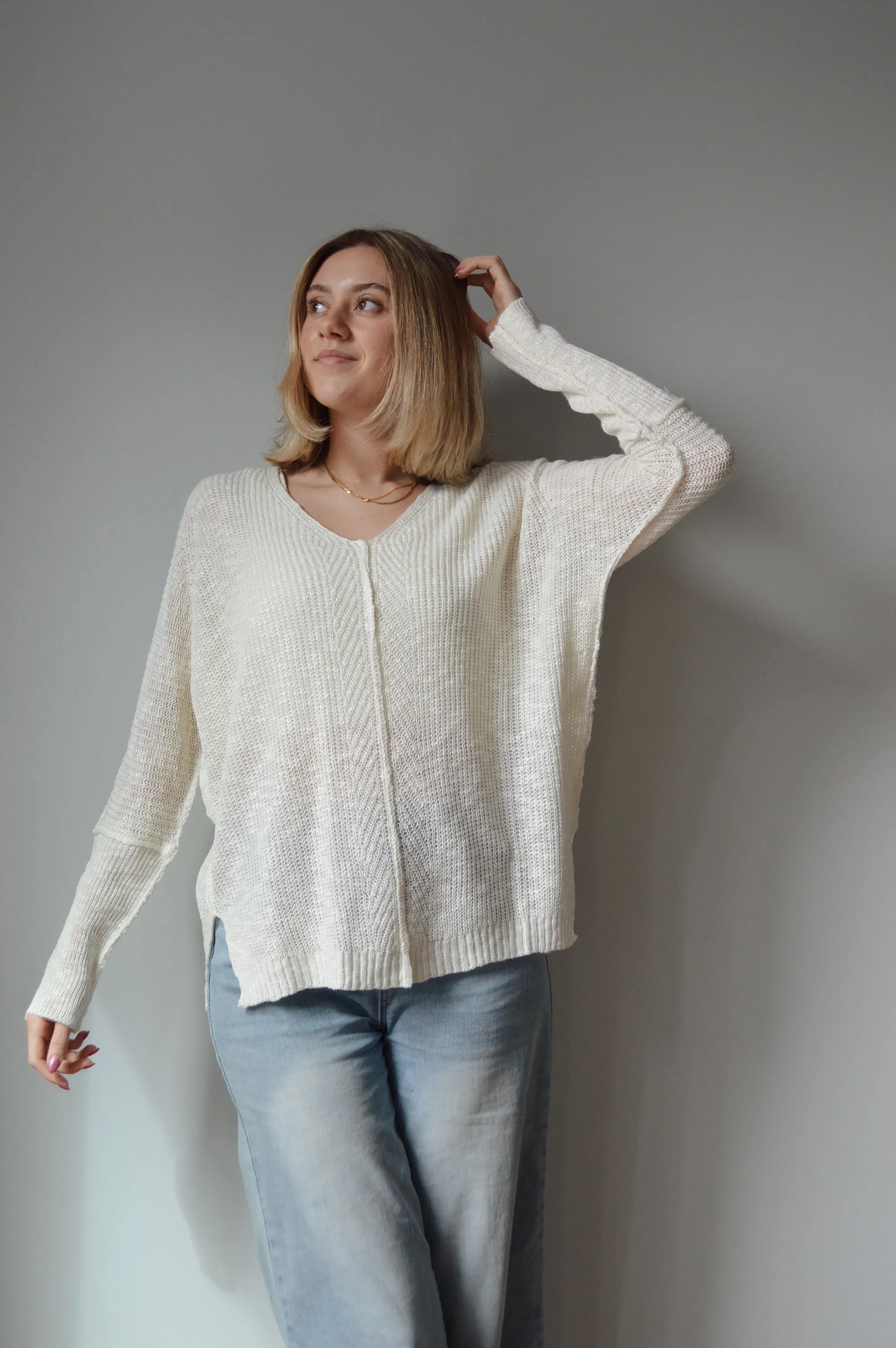 BREEZY KNIT TOP