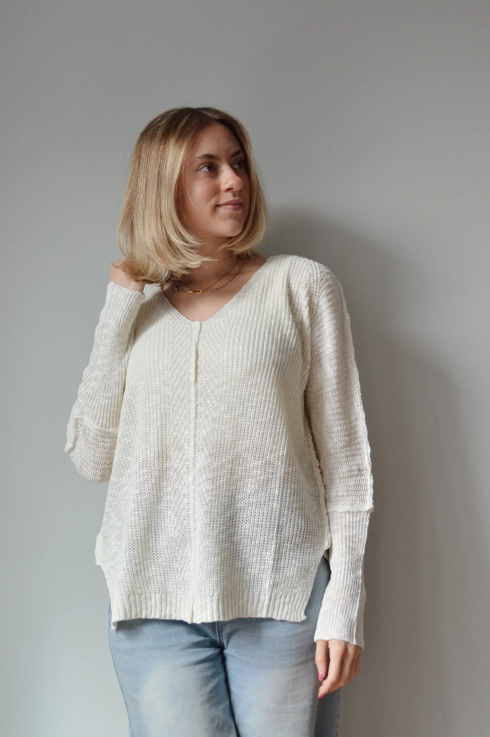 BREEZY KNIT TOP