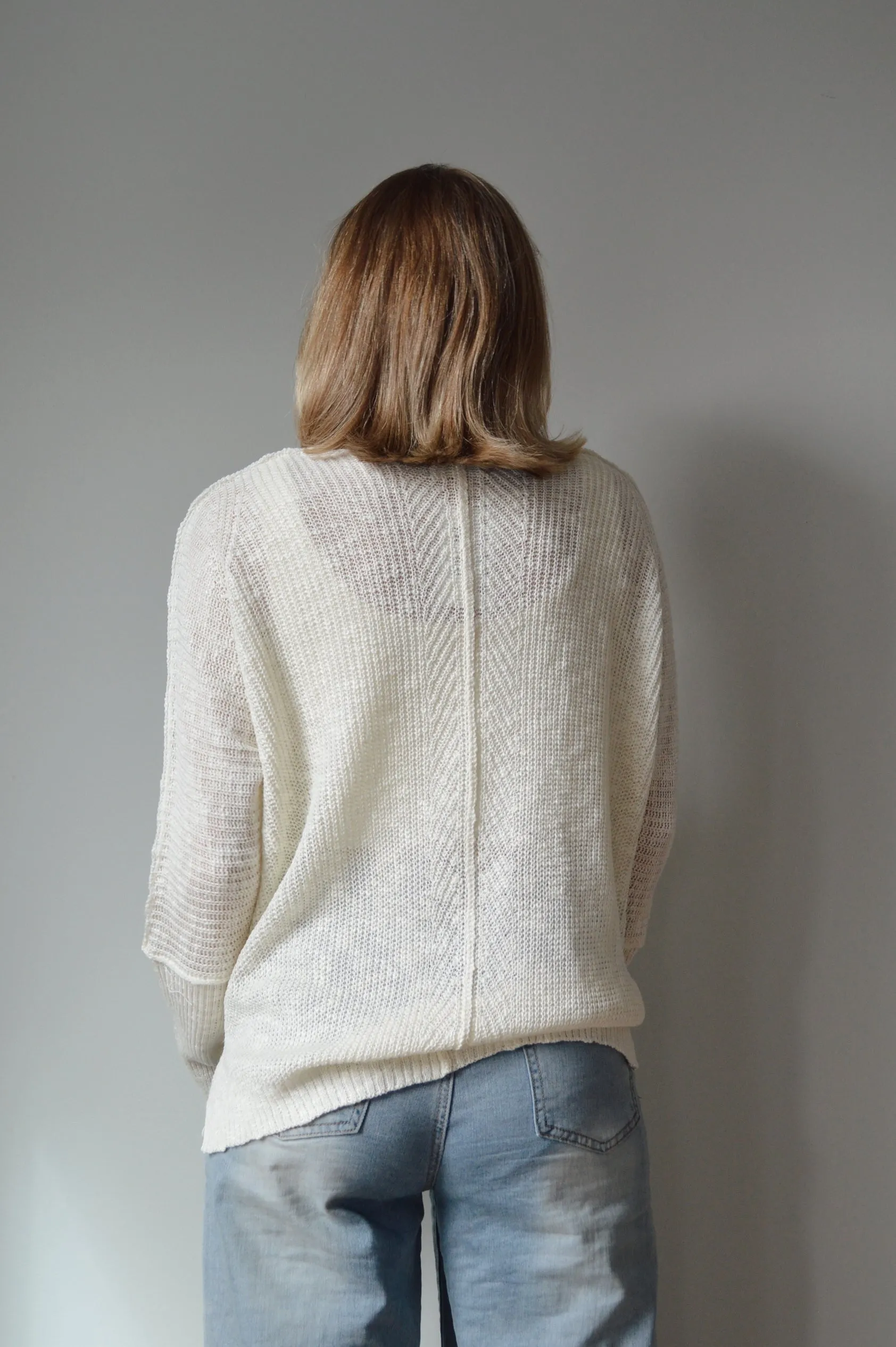 BREEZY KNIT TOP