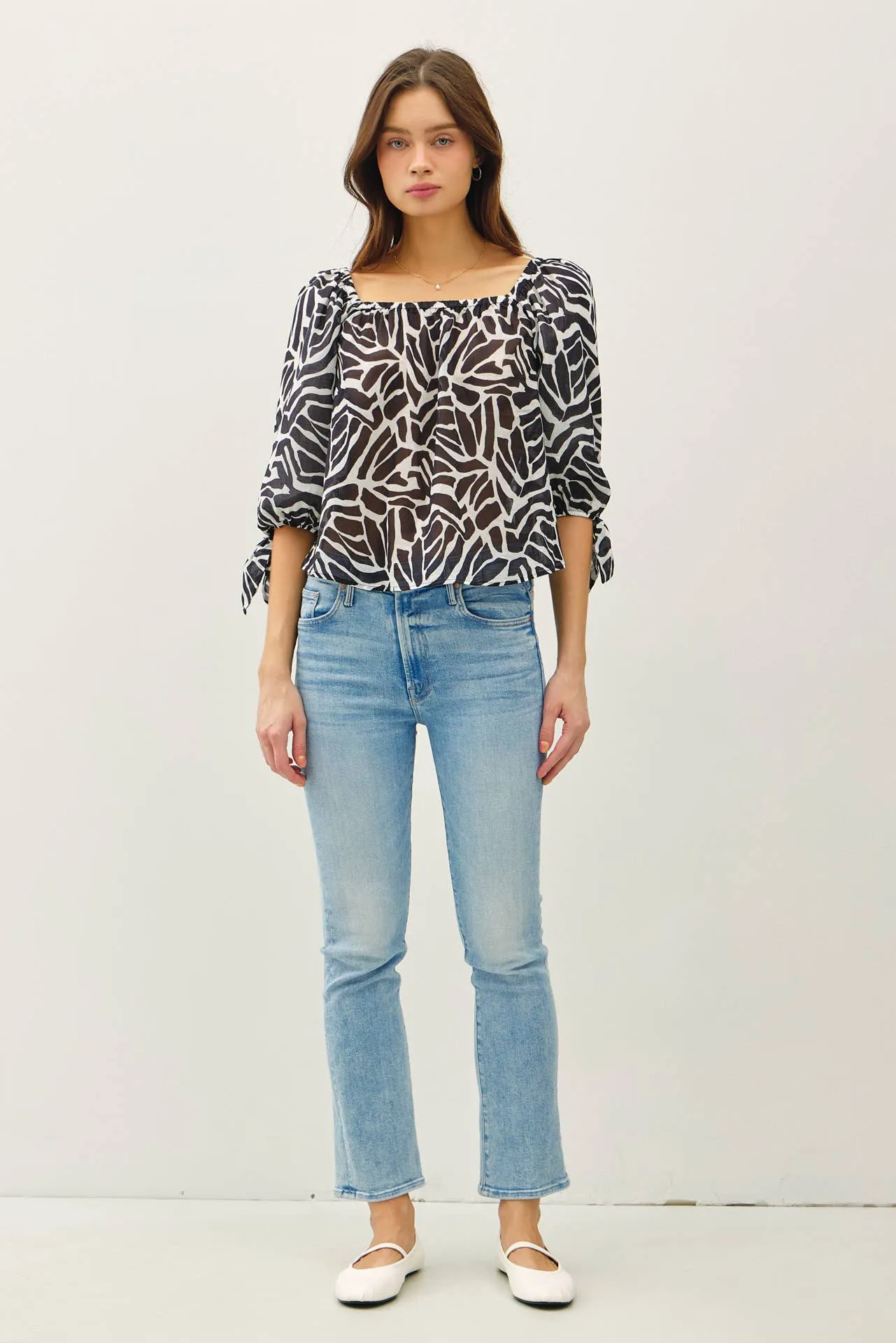 BREEZY, PRINTED 3/4 SLEEVE TOP