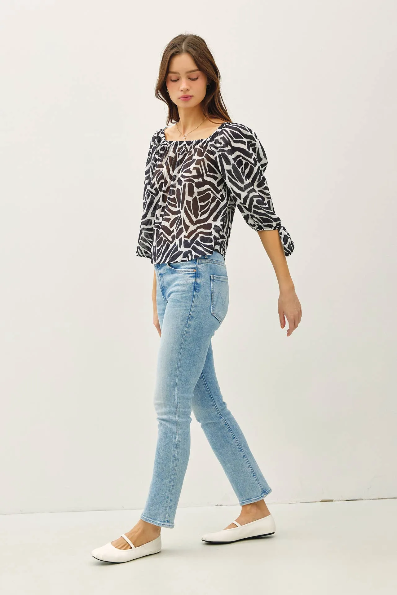 BREEZY, PRINTED 3/4 SLEEVE TOP