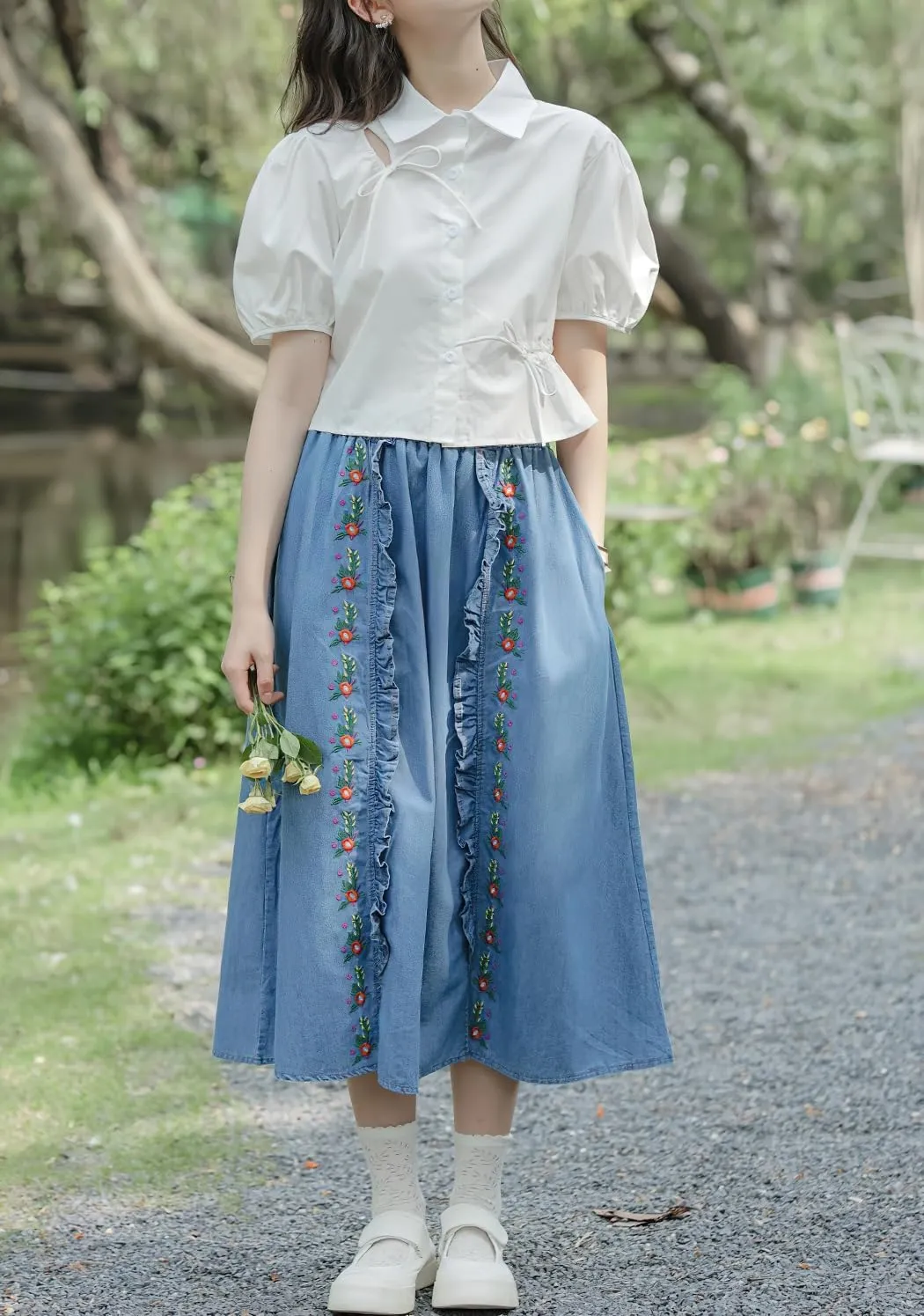chouyatou Women's Floral Embroidered Elastic Waist Jean Skirt A Line Flared Denim Midi Skirt with Pockets
