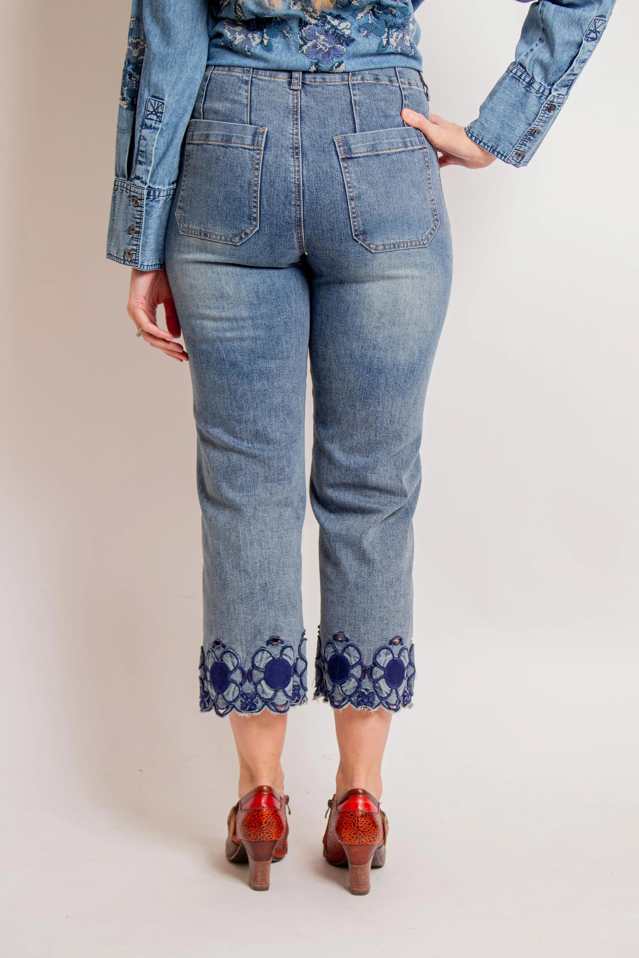 Embroidered hem wide-leg crop jeans
