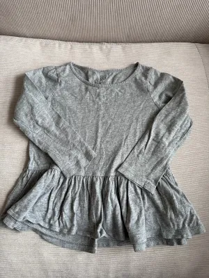 Gap grey peplum long sleeve top 3t, Kids 3T