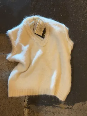 knitted V neck Vest (Alpaca) - Oatmeal