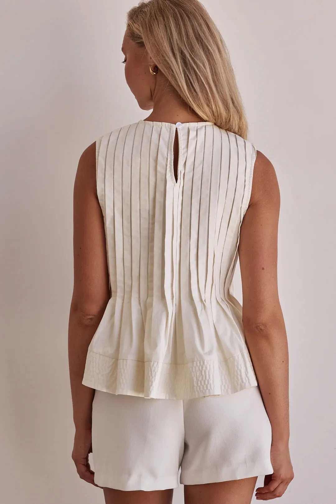 Levine  Top Cream