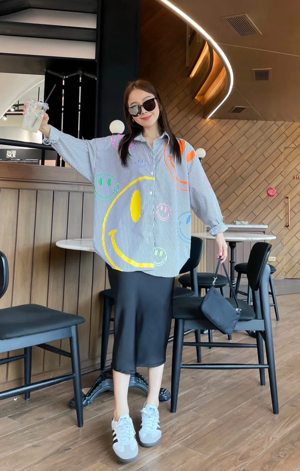 Oversize Style Shirt Multi coloured Smiley black and grey